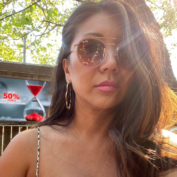 Meet your Posher, Emily - Picture 3 of 5